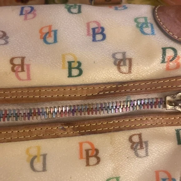 Dooney & Burke mini barrel purse signature leather - Picture 15 of 15